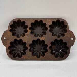 Vintage Six 6 Cup Cast Iron Gem Turks Head Muffin Pan Holes for Hanging USA